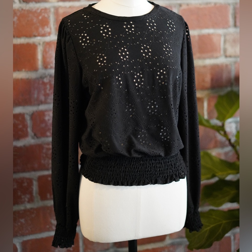 Boutique Cutout Detail Black Top